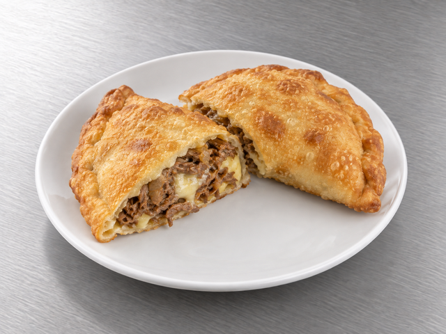 Empanada de Mechada y Queso