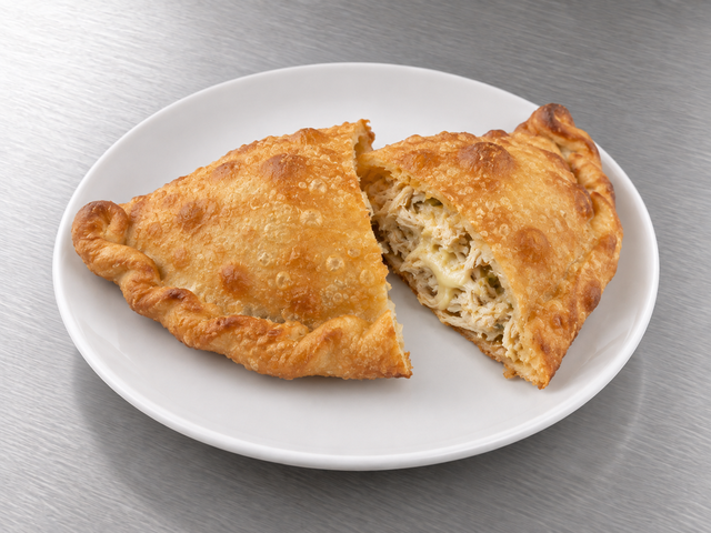 Empanada de Pollo y Queso