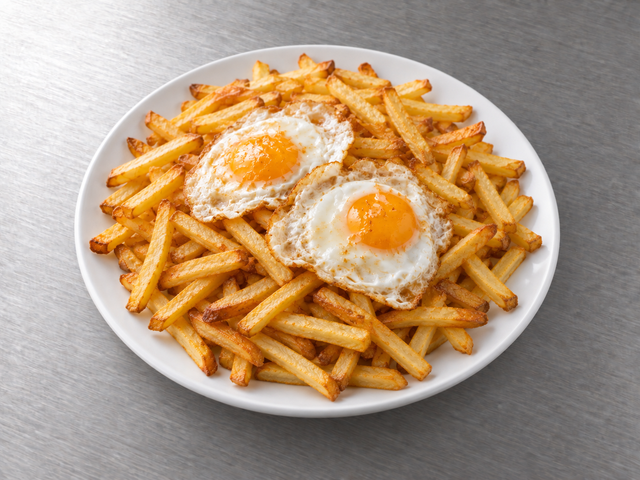 Papas Supreme con Huevos